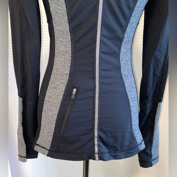 Women’s LULULEMON ATHLETICA Run Cross Train Pullover size 4 - Picture 12 of 16